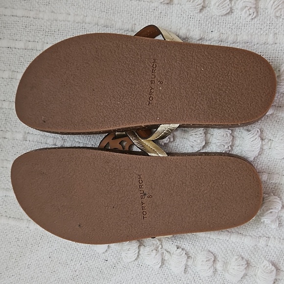 Tory Burch sandals sz 8 color gold metallic in excellent condition - Picture 3 of 7